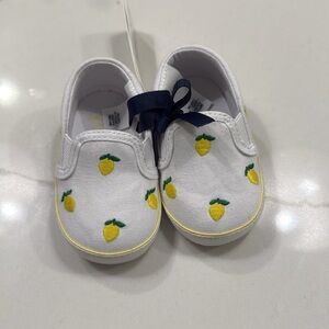 Janie & Jack crib shoes with Lemon Embroidery